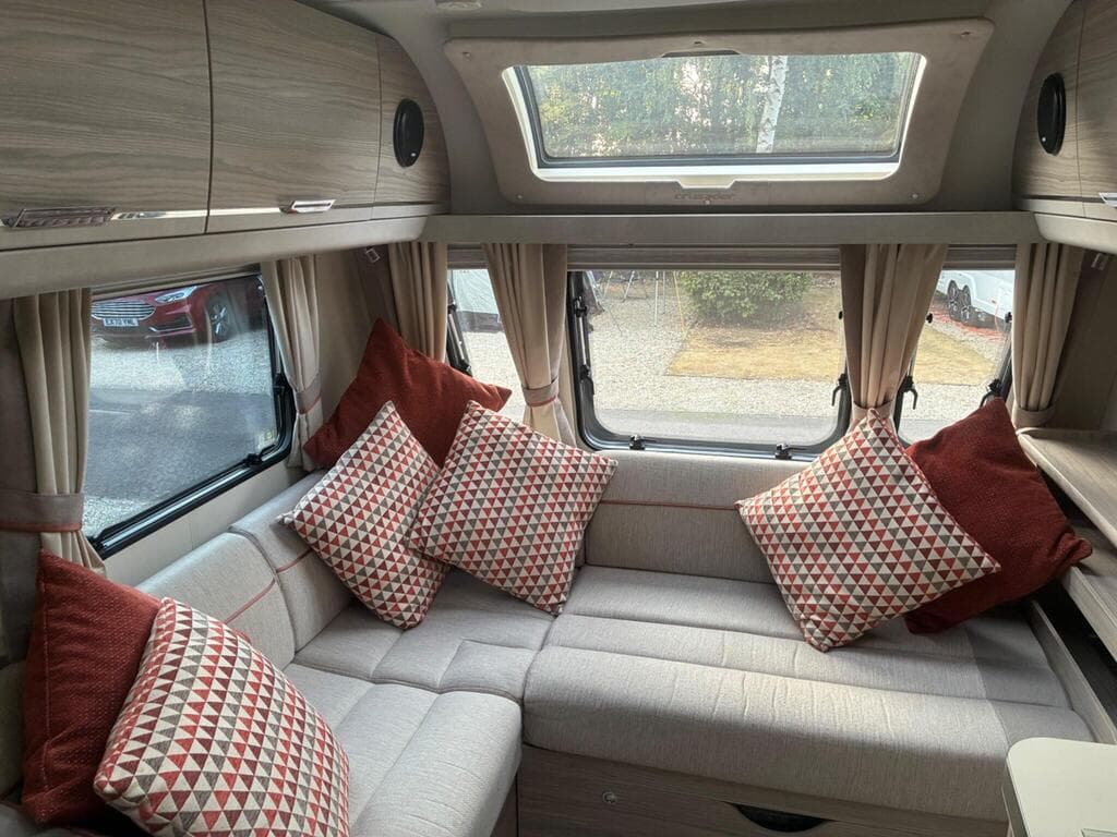 Elddis Crusader - image 6